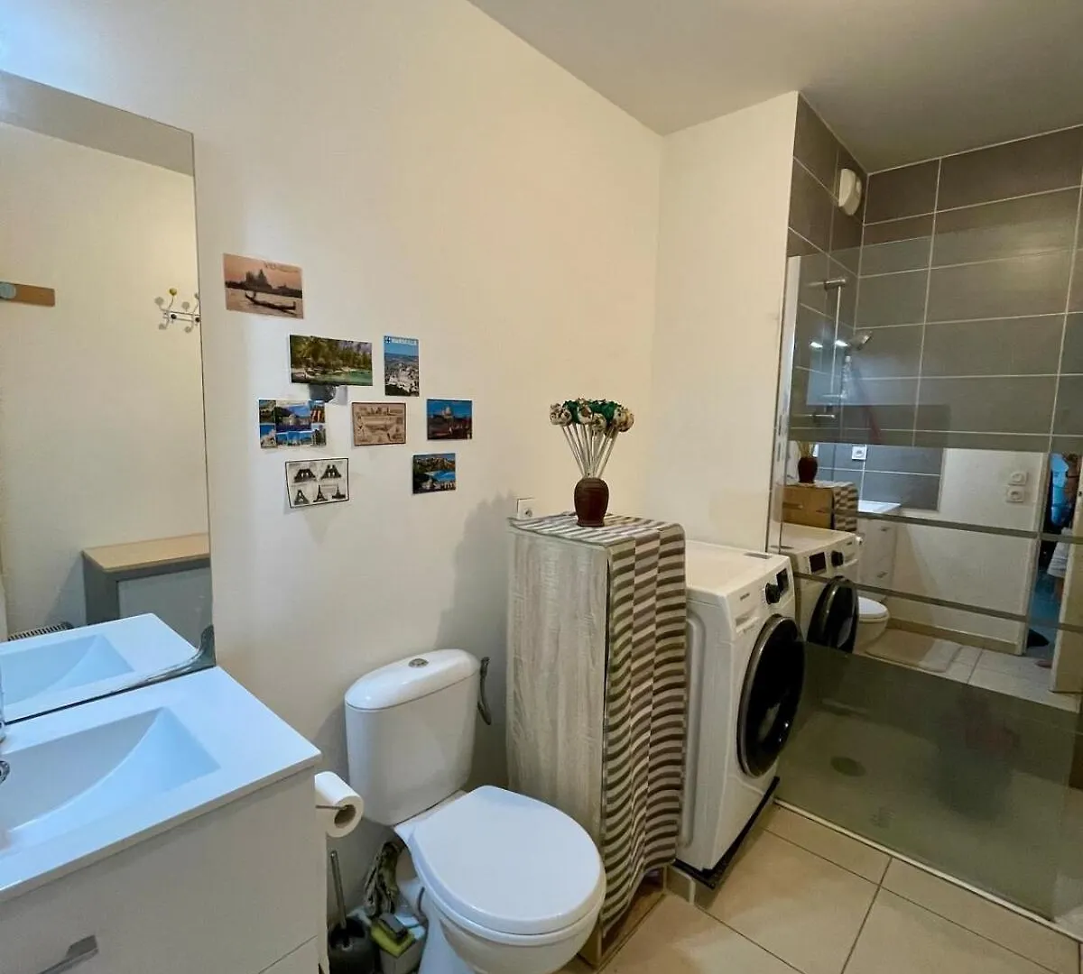 Nice Modern Flat 0*,